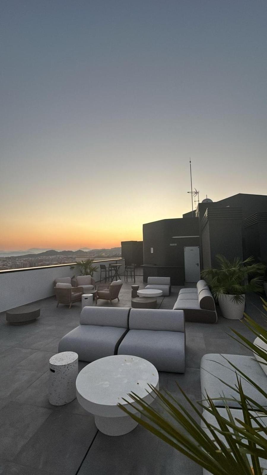 Urban Sky Apartment Малага Экстерьер фото